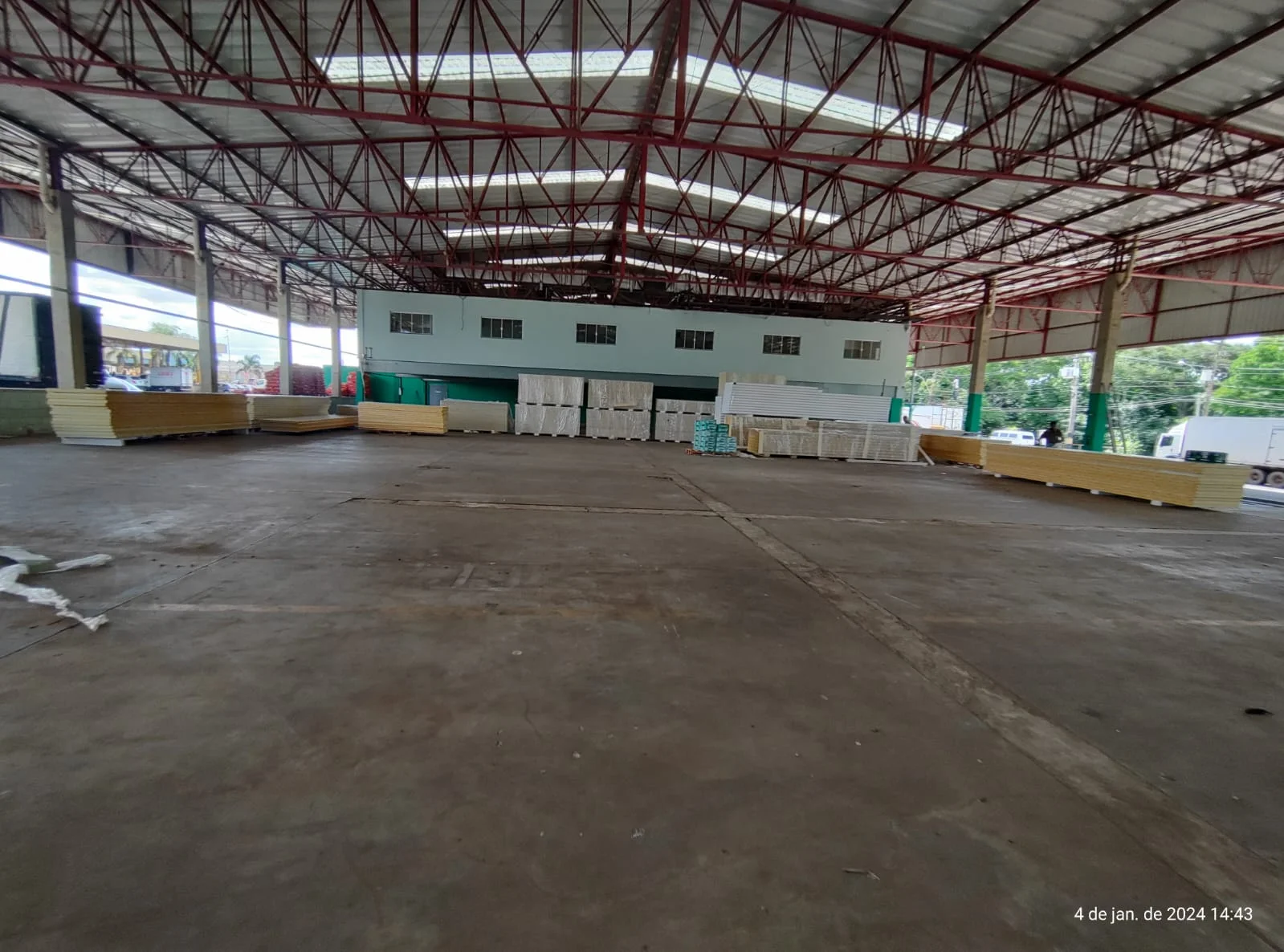 Galpão preparado para construção em isopainel